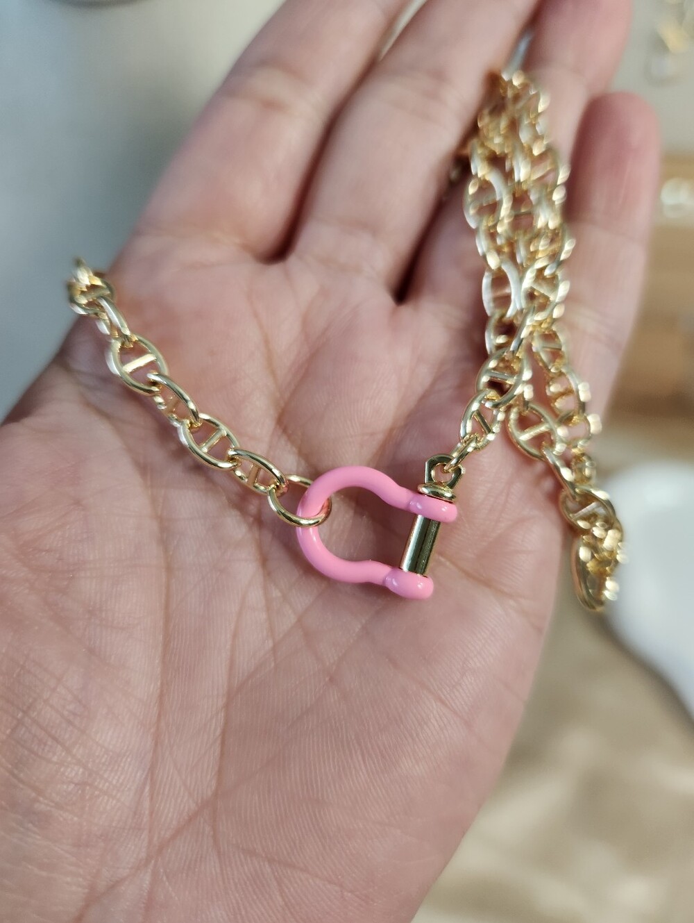 18k Gold Plated Horseshoe Clasp Necklace - Picture 3 of 5